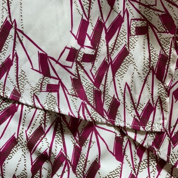 BCBGeneration Flowy Tank Top - Picture 7 of 9